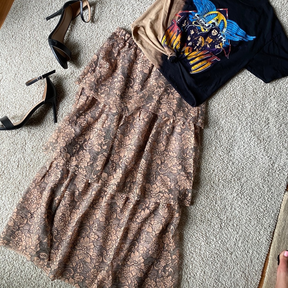 FLASHSALE⚡️Lace Midi Skirt NWT
